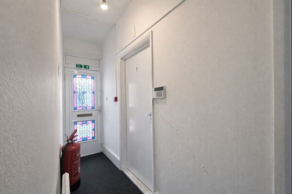 Furnished Double Room To Let - HP11