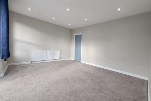 1 Bedroom Flat To Let - HP11