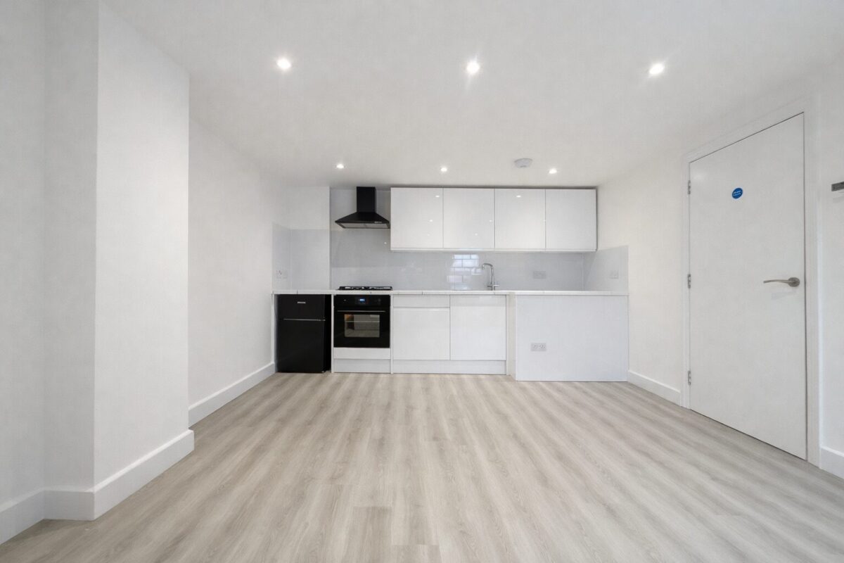 1 Bedroom Flat To Let - HP12