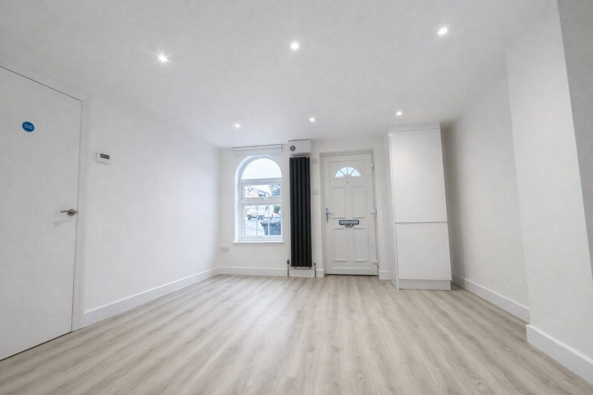 1 Bedroom Flat To Let - HP12
