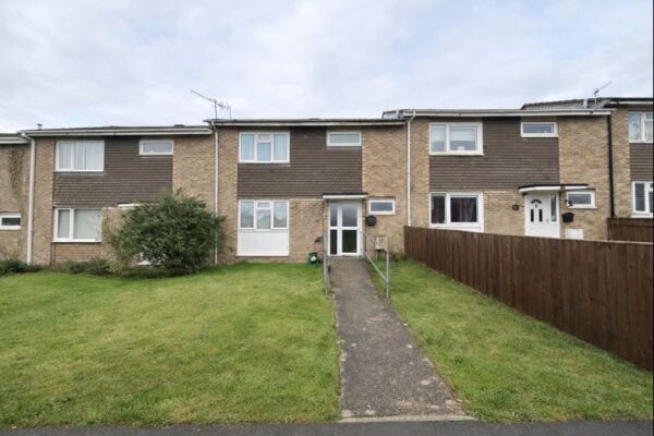 3 Bedroom House To Let - HP12