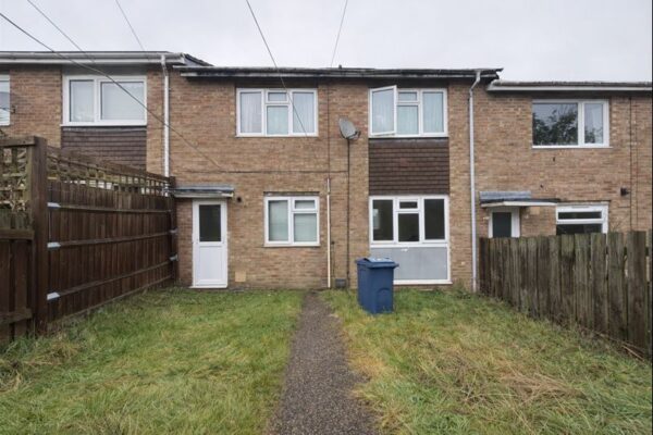 3 Bedroom House To Let - HP12