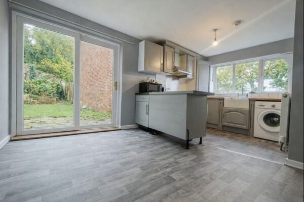 4 Bedroom House To Let - HP13