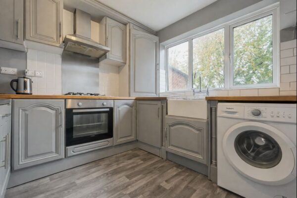 4 Bedroom House To Let - HP13