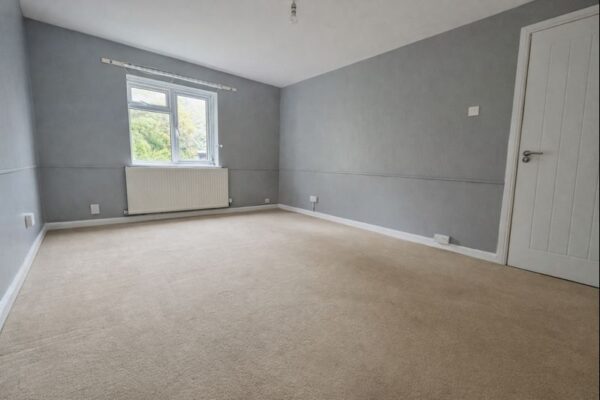 4 Bedroom House To Let - HP13