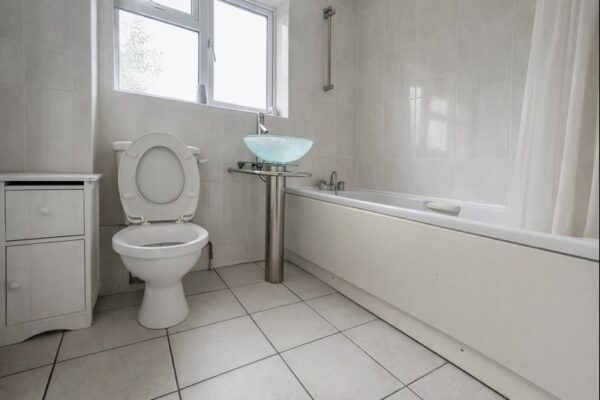 4 Bedroom House To Let - HP13