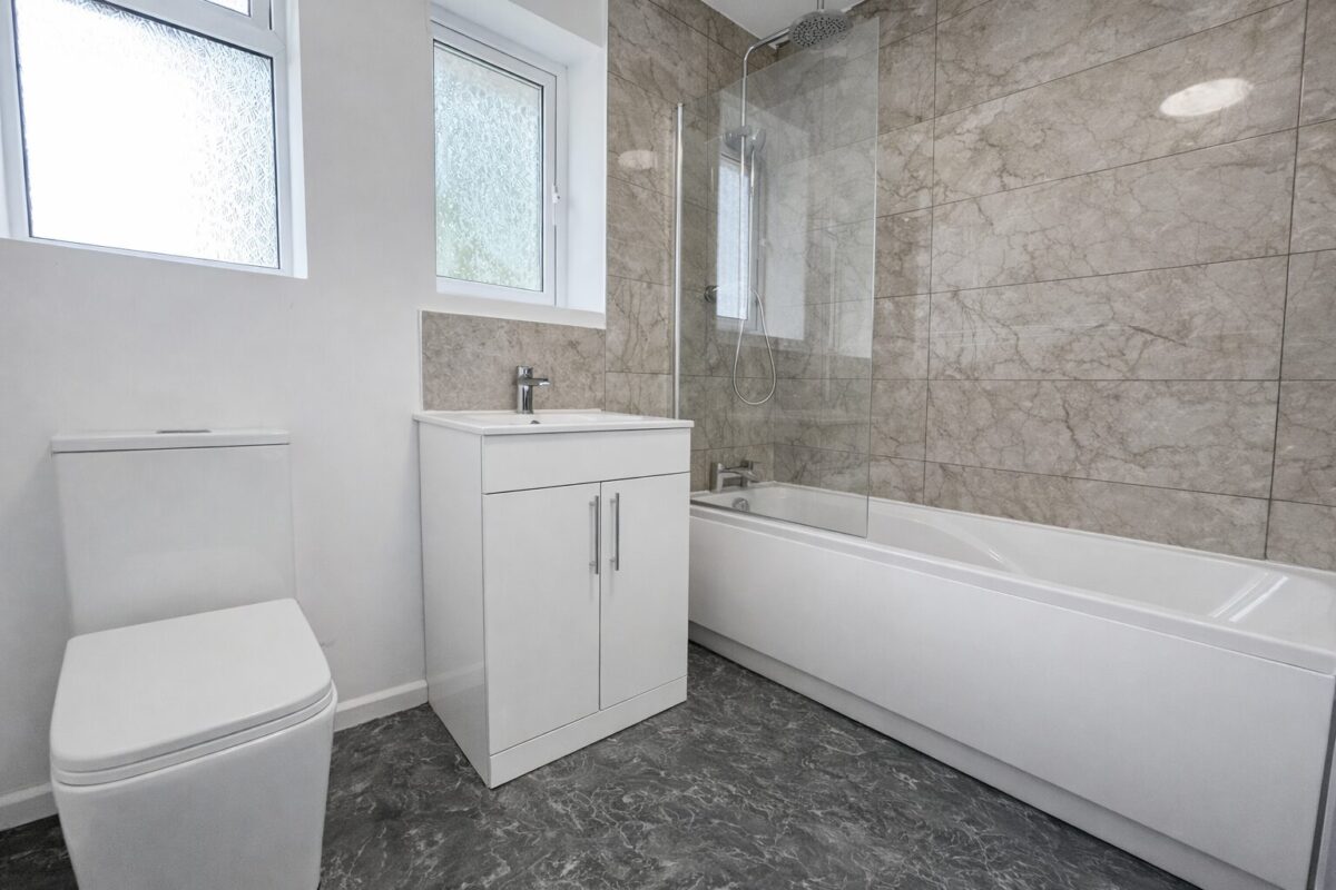 4 Bedroom House To Let - HP12