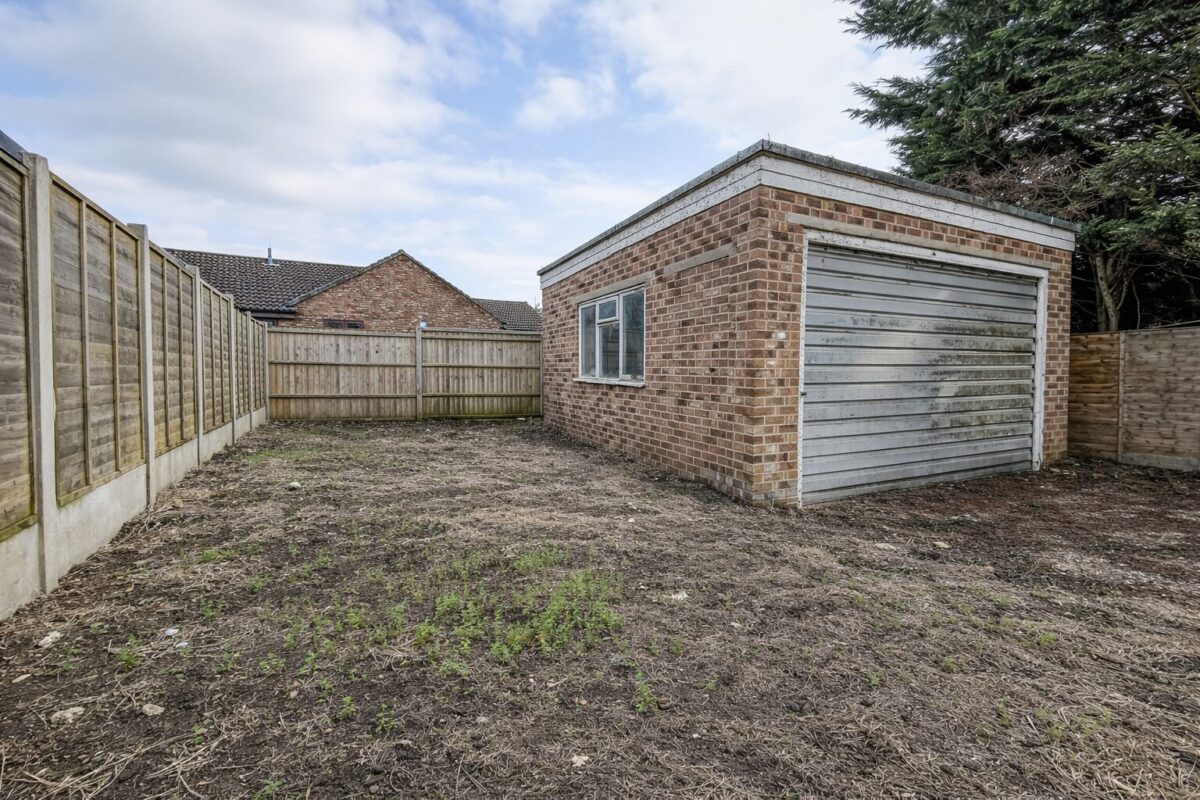 4 Bedroom House To Let - HP12