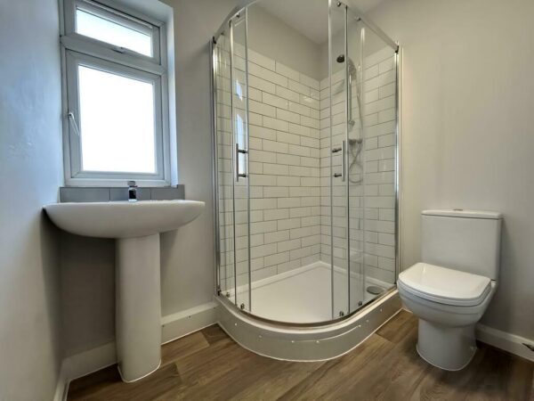 Furnished Double Room To Let - HP11