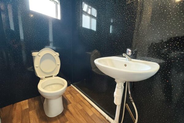 2 Bedroom Flat For Sale - HP12