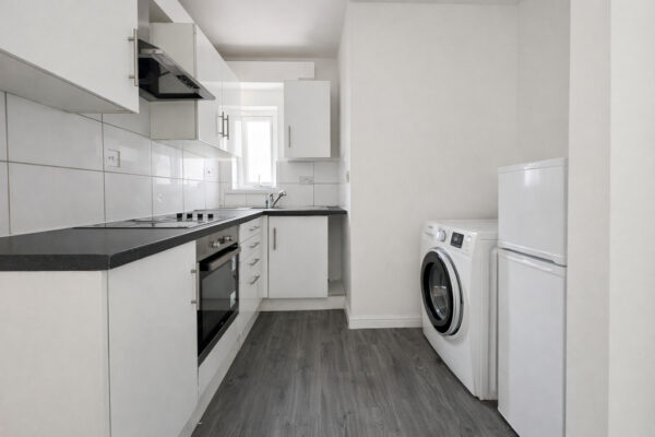 3 Bedroom Flat To Let - HP11