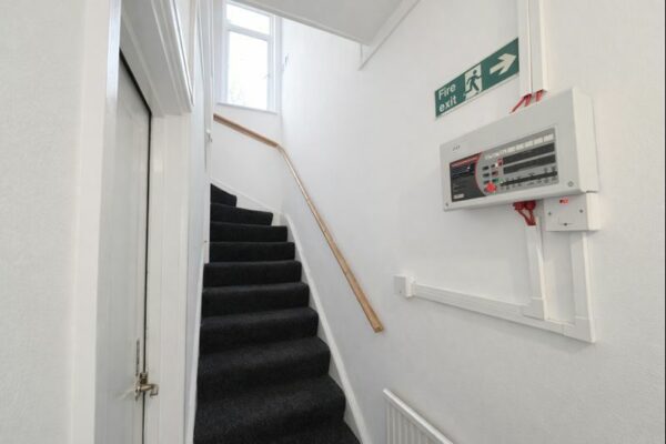 Furnished Double Room To Let - HP11