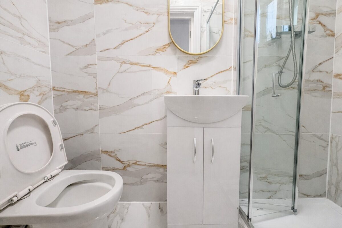 1 Bedroom Flat To Let - HP11 (Bills Included)