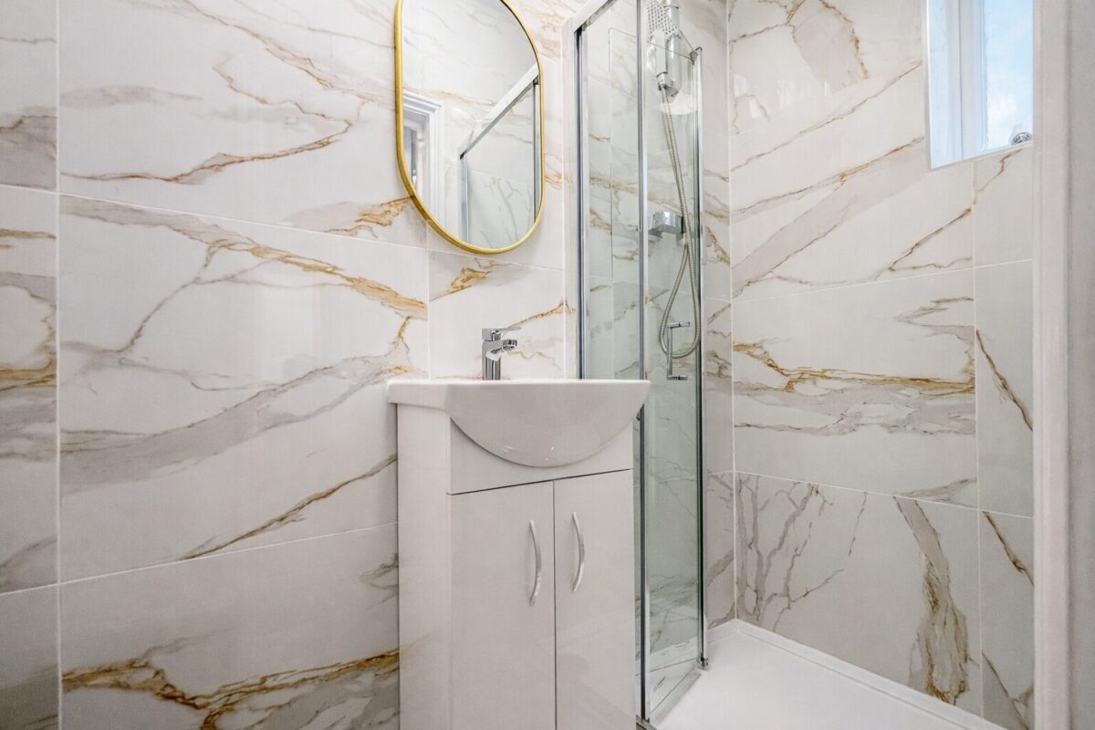 1 Bedroom Flat To Let - HP11 (Bills Included)