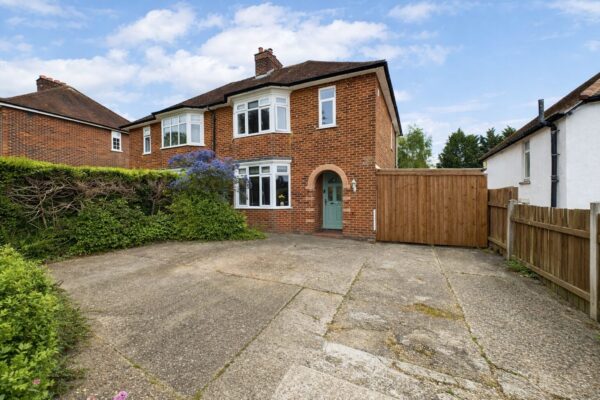 5 Bedroom House To Let - HP12