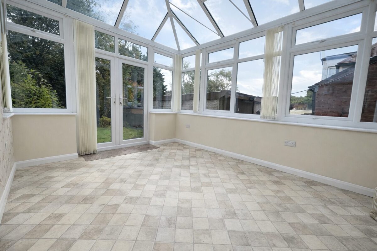 5 Bedroom House To Let - HP12