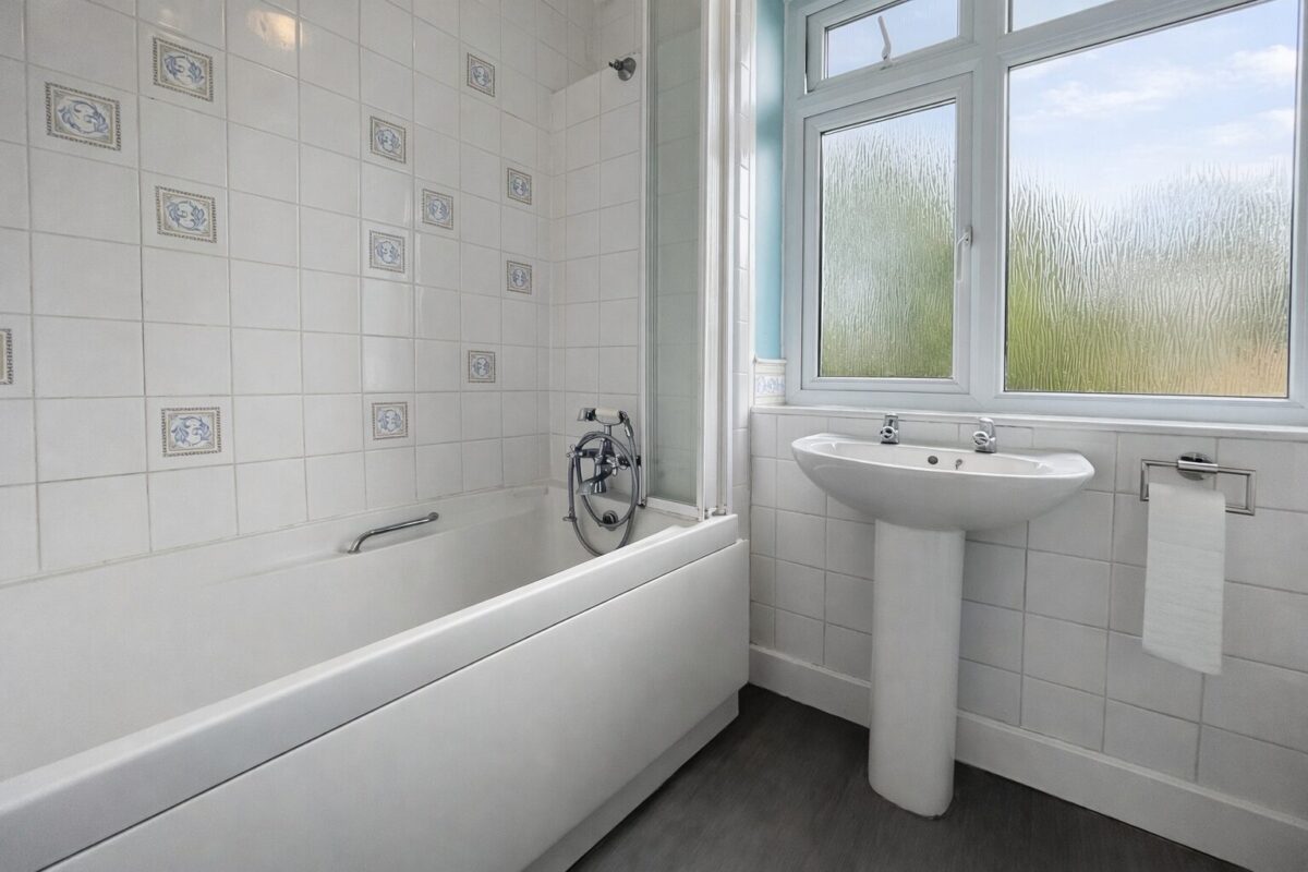 5 Bedroom House To Let - HP12