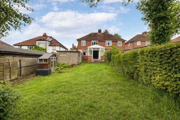 5 Bedroom House To Let - HP12