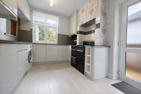 5 Bedroom House To Let - HP12