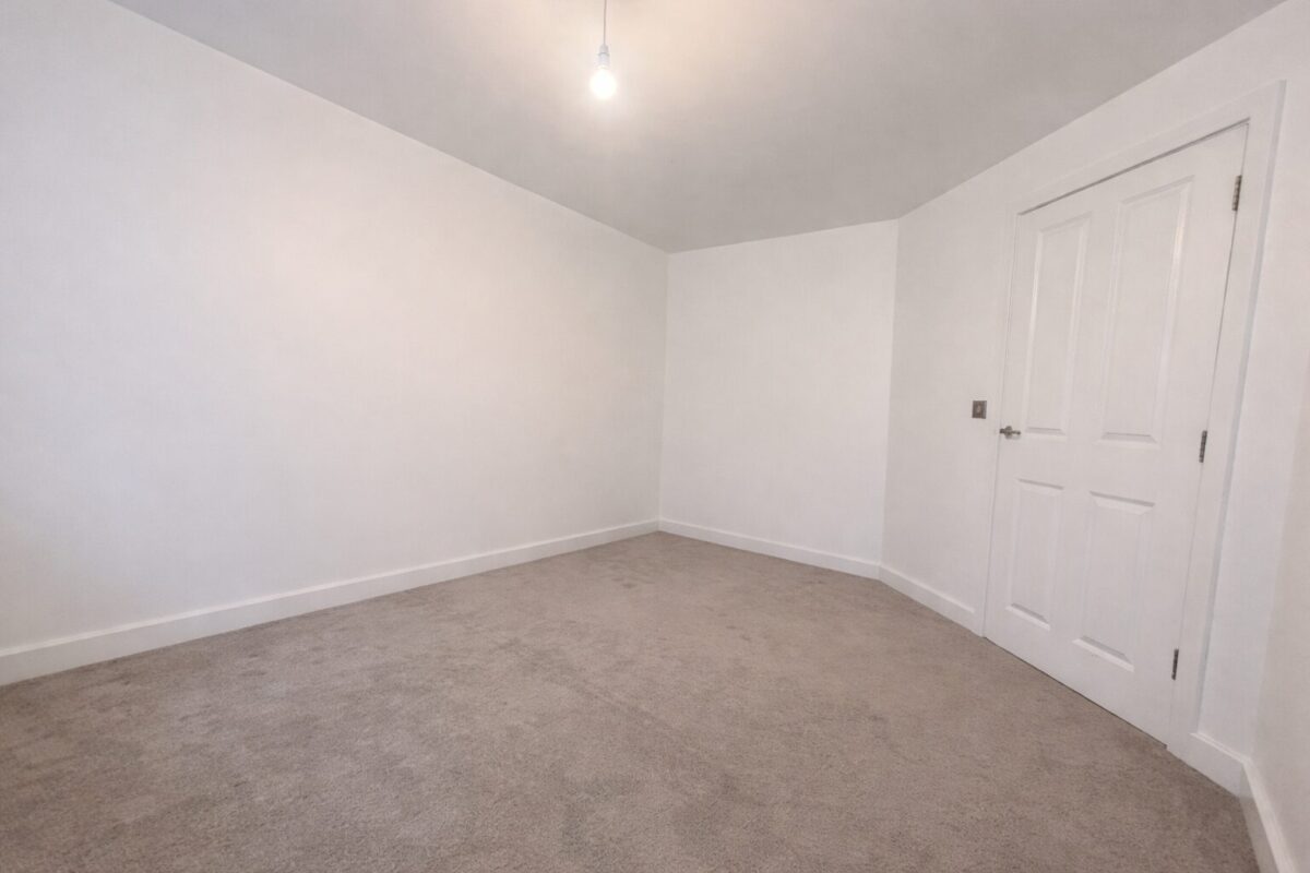 2 Bedroom Flat To Let - HP12