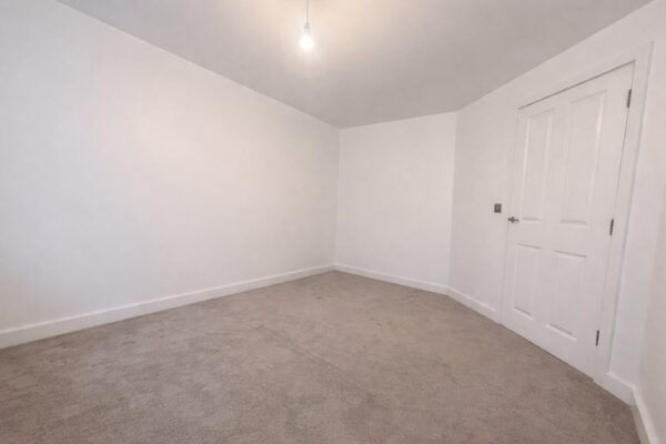 2 Bedroom Flat To Let - HP12