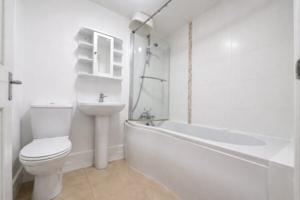 2 Bedroom Flat To Let - HP12