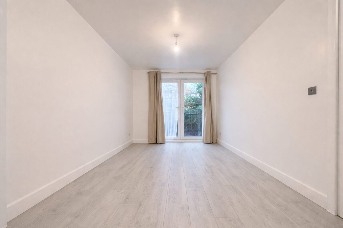 2 Bedroom Flat To Let - HP12