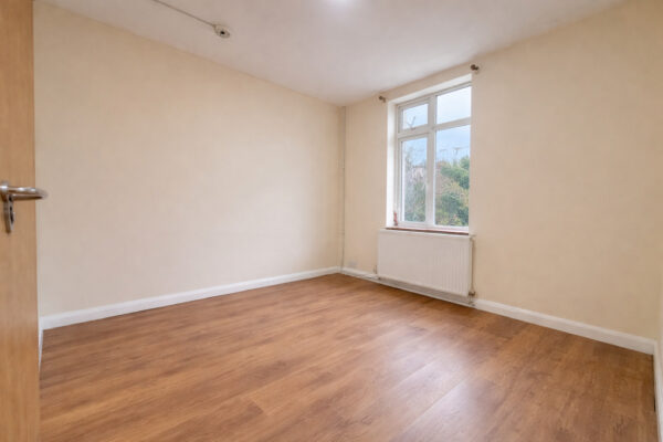 Modern 4 Bedroom Flat To Let - HP11