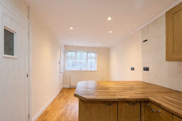 Forgetts Road, Lane End, Buckinghamshire, HP14 3DZ