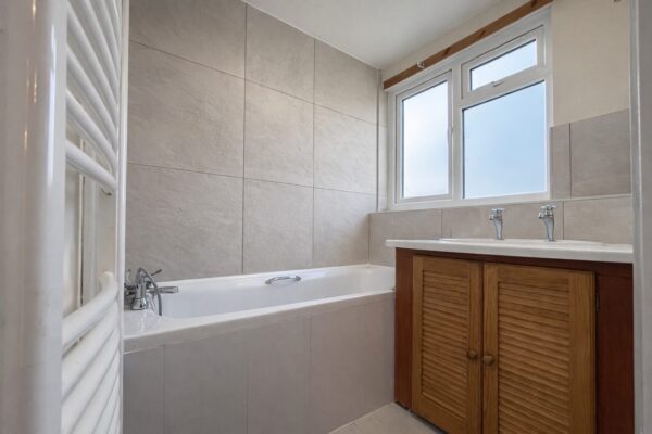 Forgetts Road, Lane End, Buckinghamshire, HP14 3DZ