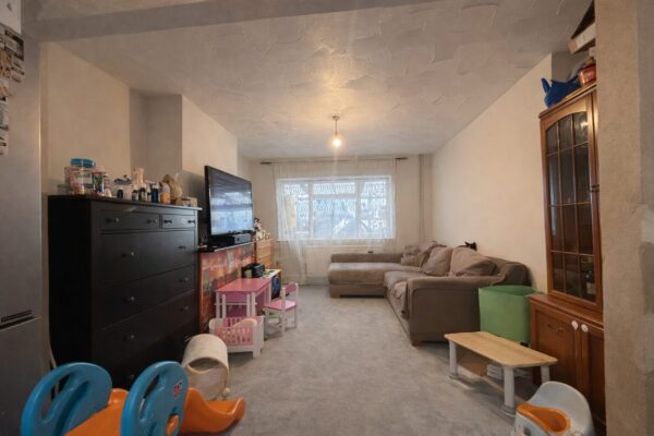 Sussex Close, High Wycombe, Buckinghamshire, HP13 6UN