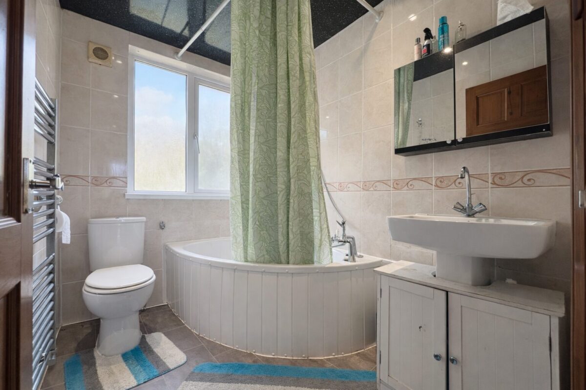 3 Bedroom Bungalow To Let - HP12