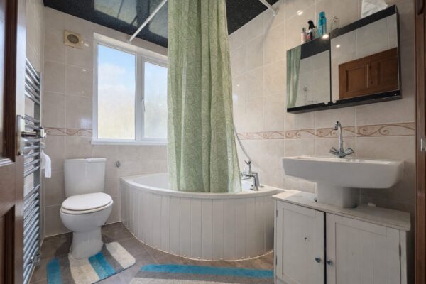 3 Bedroom Bungalow To Let - HP12