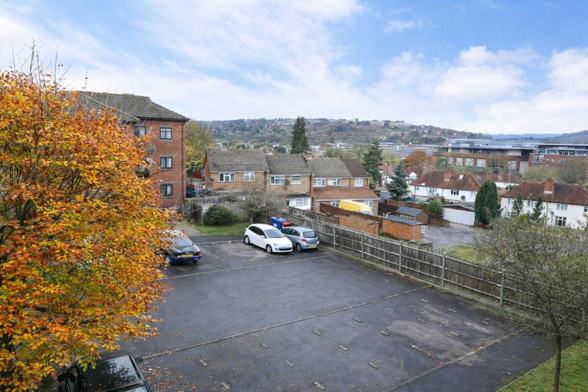 1 Bedroom Flat To Let - HP11