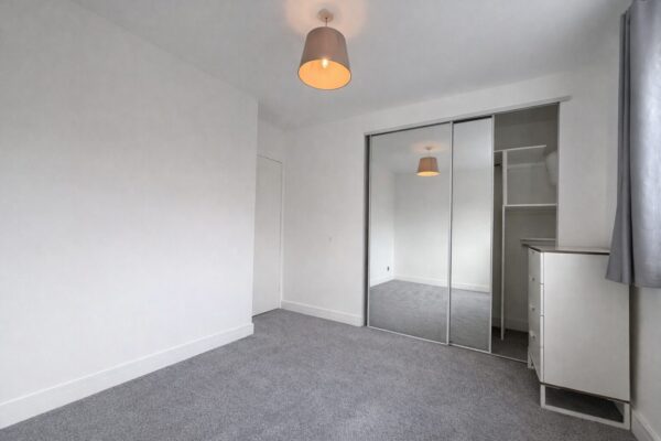 Modern 1 Bedroom House To Let - HP12