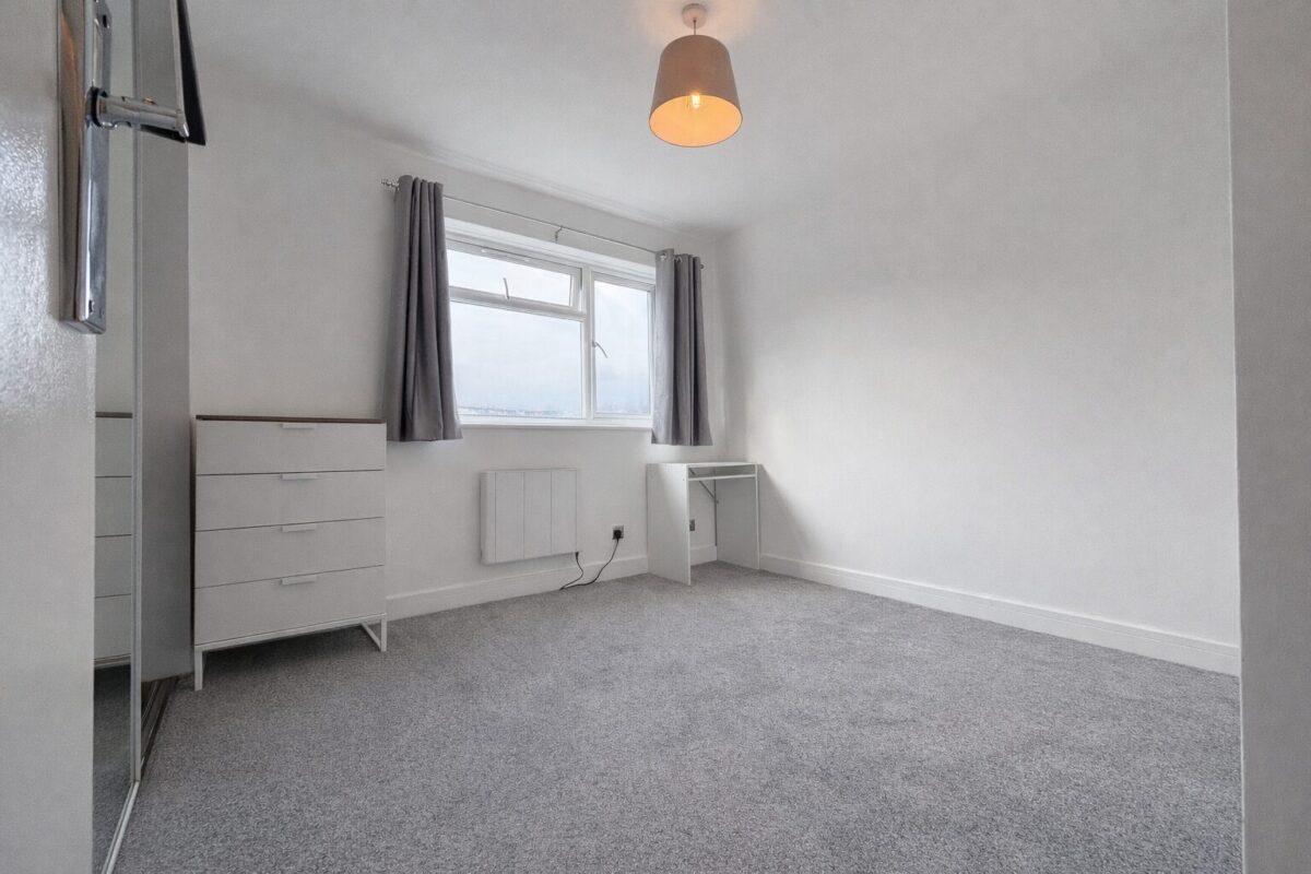 Modern 1 Bedroom House To Let - HP12