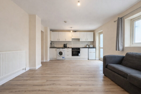 5 Bed Student House, Deeds Grove, High Wycombe, HP12 3NT