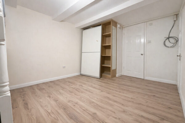 5 Bed Student House, Deeds Grove, High Wycombe, HP12 3NT