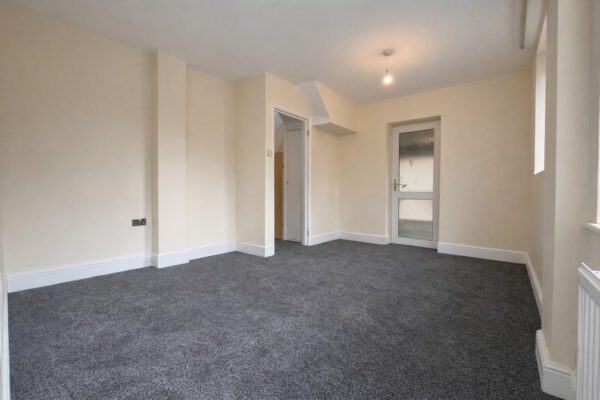 5 Bed Student House, Deeds Grove, High Wycombe, HP12 3NT