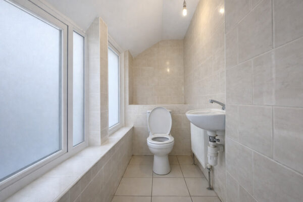 5 Bed Student House, Deeds Grove, High Wycombe, HP12 3NT