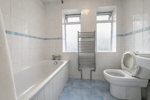 5 Bed Student House, Deeds Grove, High Wycombe, HP12 3NT