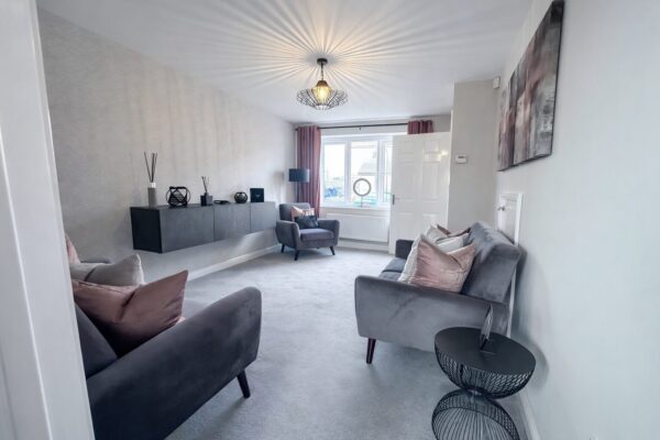 2 Bedroom House To Let - S80