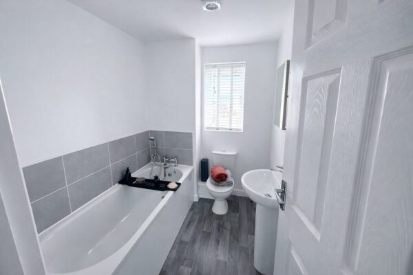 2 Bedroom House To Let - S80