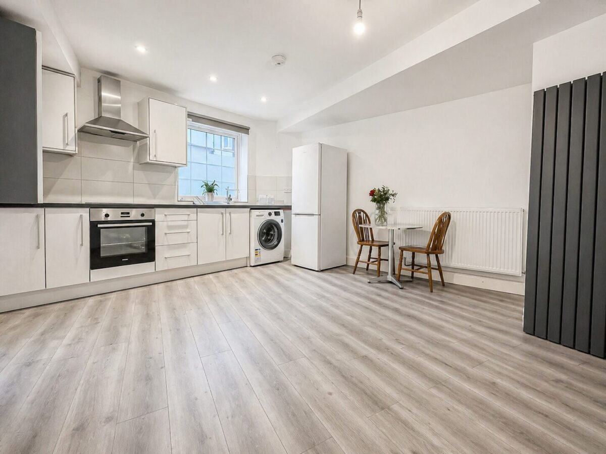 Studio Flat, Nutfield Lane, High Wycombe, HP11