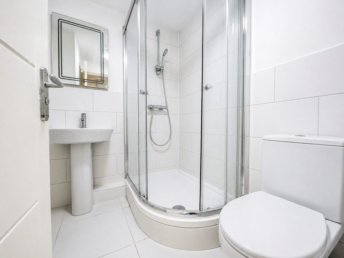 Studio Flat, Nutfield Lane, High Wycombe, HP11