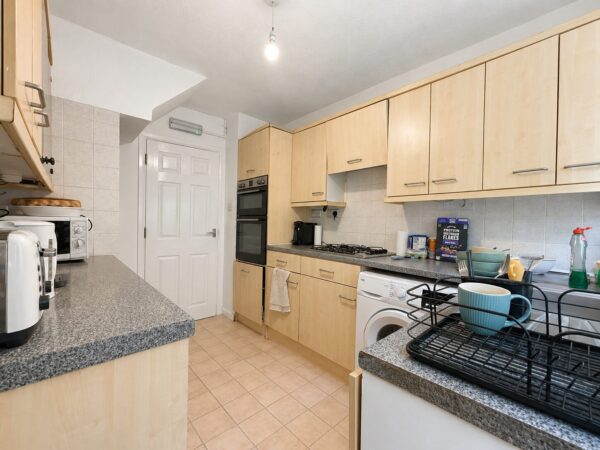 4 Bed Student House, Hughenden Avenue, High Wycombe, HP13 5SN