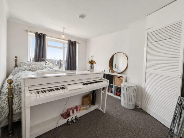 4 Bed Student House, Hughenden Avenue, High Wycombe, HP13 5SN