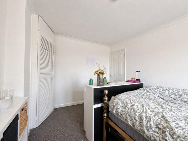 4 Bed Student House, Hughenden Avenue, High Wycombe, HP13 5SN