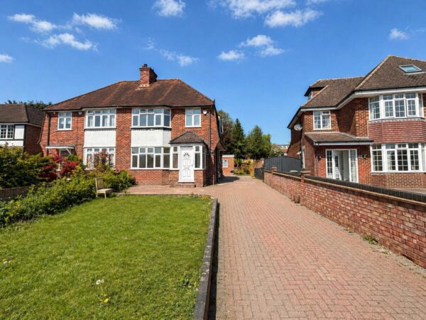 3 Bed Semi Detached, Marlow Road, High Wycombe, Buckinghamshire, HP11 1TF