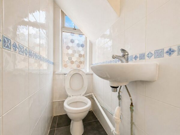 3 Bed Semi Detached, Marlow Road, High Wycombe, Buckinghamshire, HP11 1TF